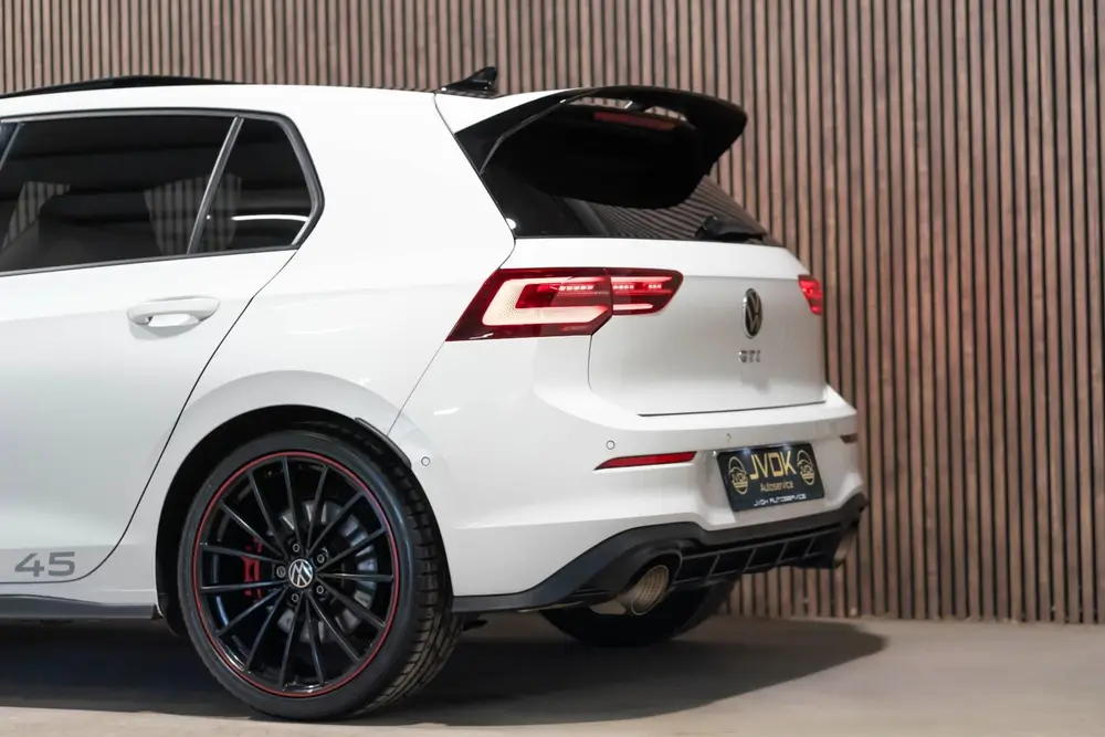 Volkswagen Golf 2.0 TSI GTI 45 JAHRE EDITION AKRAPOVIC DSG P uit 2022, foto 7
