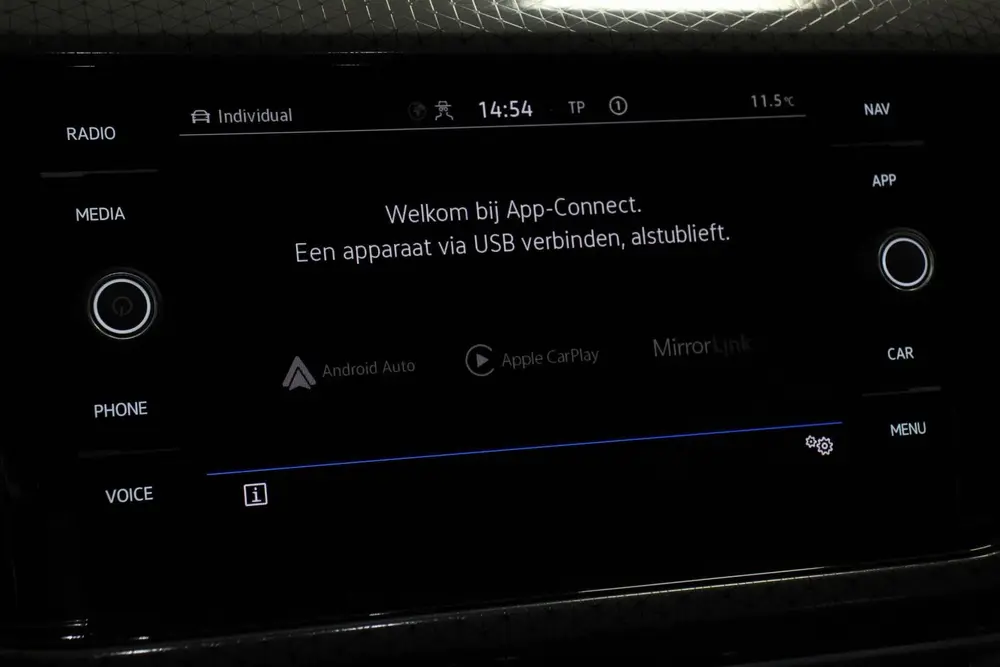 Volkswagen T-Cross 1.0 TSI Style DSG Navigatie Apple Carplay uit 2020, foto 18