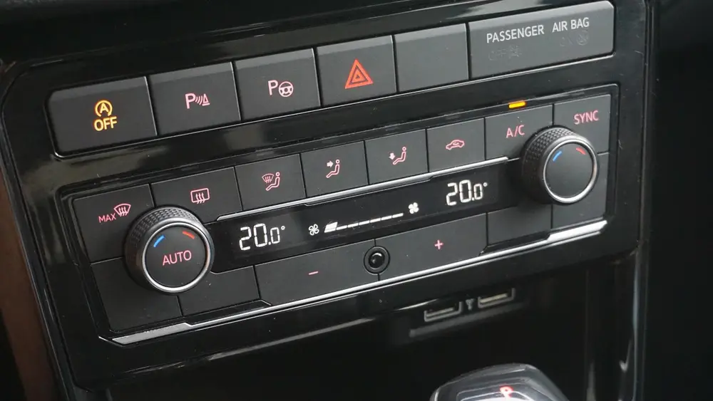 Volkswagen T-Cross 1.0 TSI 115pk 2x R-line Virtual Cockpit L uit 2019, foto 15