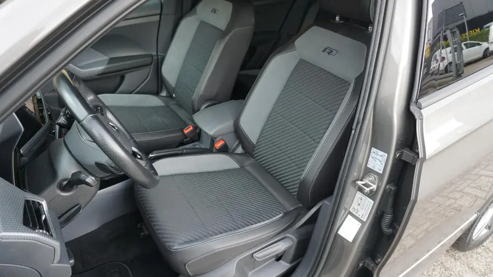 Volkswagen T-Cross 1.0 TSI 115pk 2x R-line Virtual Cockpit L uit 2019, foto 8