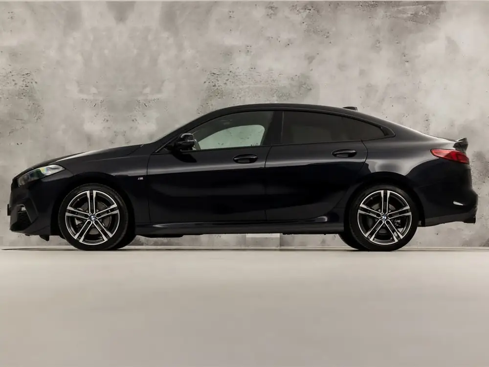 BMW 2-Serie 2 Serie 218 M Sport Automaat (M PAKKET, KUIPSTOELEN, 1e uit 2022, foto 2