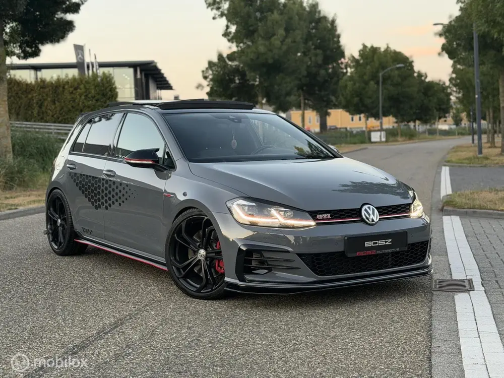 Volkswagen Golf 7.5 2.0 TSI GTI TCR DSG PANO NARDO DCC BULLX uit 2019, foto 2