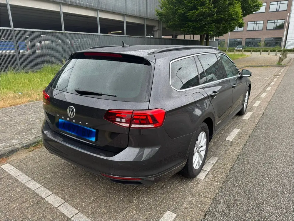 Volkswagen Passat VARIANT 2.0TDI 150 PK DSG-7 AUT 2020 Grijs uit 2020, foto 5