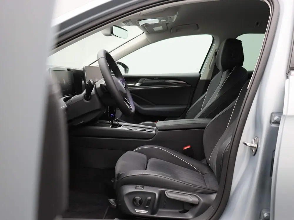Volkswagen Passat Variant 1.5 eHybrid Business 204 PK DSG | uit 2024, foto 11