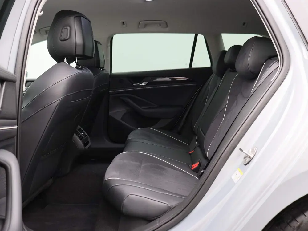Volkswagen Passat Variant 1.5 eHybrid Business 204 PK DSG | uit 2024, foto 12