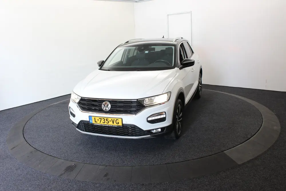 Volkswagen T-Roc 1.5 TSI Sport R Bi-tone Automaat Navi Carpl uit 2020, foto 2