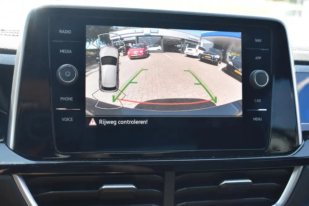Volkswagen T-Roc 1.0 TSI R-Line 12-2022 | Navigatie | Camera uit 2022, foto 6