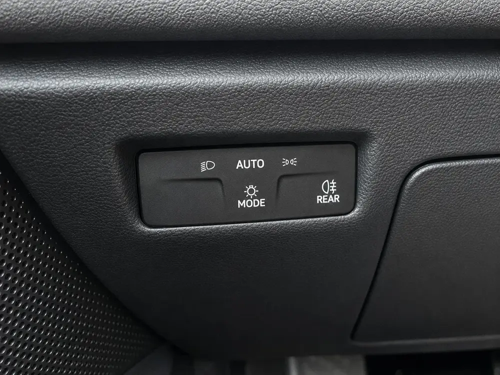 Volkswagen Passat Variant 1.5 eTSI Business Navigatie Apple uit 2025, foto 12