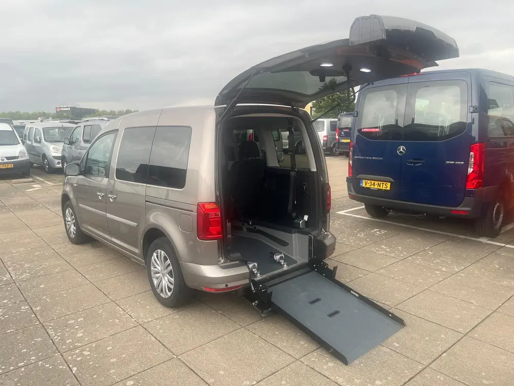 Volkswagen Caddy Rolstoelauto Automaat 3+1 of 5+0 uit 2019, foto 8