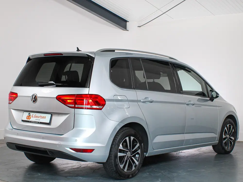 Volkswagen Touran 1.0 TSI Comfortline 7-Persoons Navigatie uit 2019, foto 2