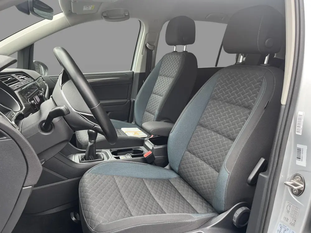 Volkswagen Touran 1.0 TSI Comfortline 7-Persoons Navigatie uit 2019, foto 4