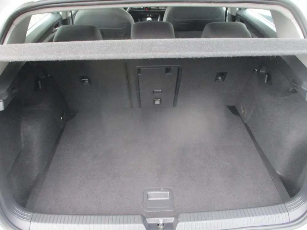 Volkswagen Golf 1.5 TSI Life Business uit 2023, foto 13