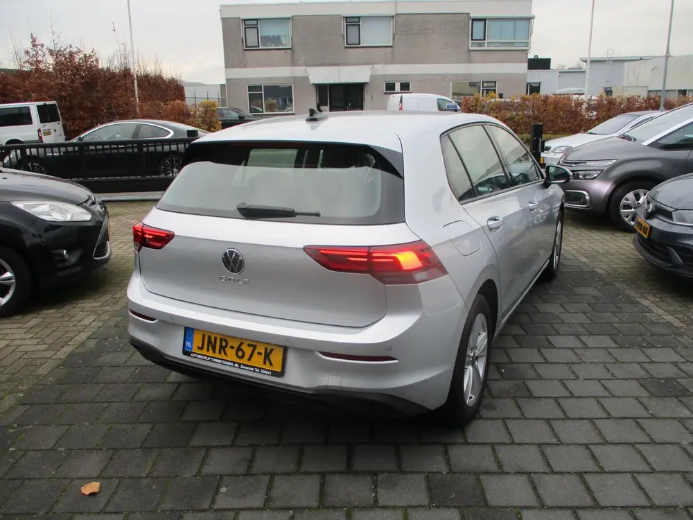 Volkswagen Golf 1.5 TSI Life Business uit 2023, foto 2