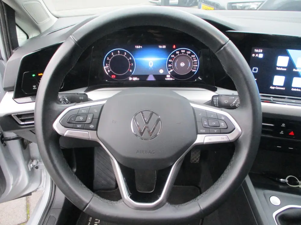 Volkswagen Golf 1.5 TSI Life Business uit 2023, foto 6