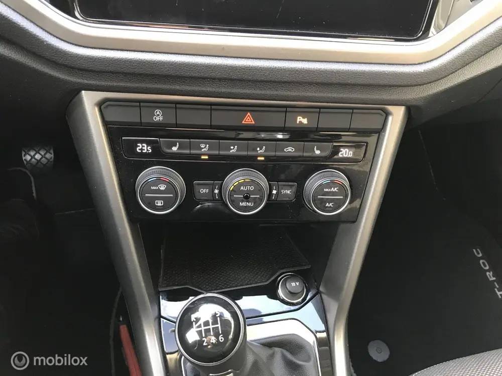 Volkswagen T-Roc 1.0 TSI Style panoramadak, camera uit 2021, foto 17