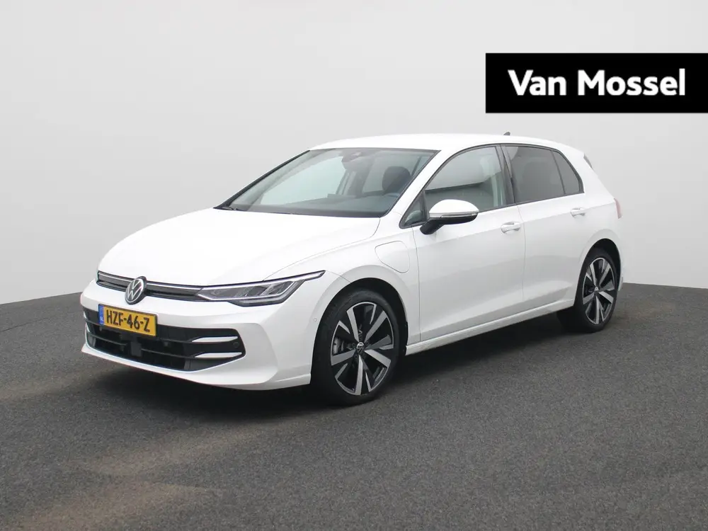 Volkswagen Golf 1.5 eHybrid Life Edition uit 2025