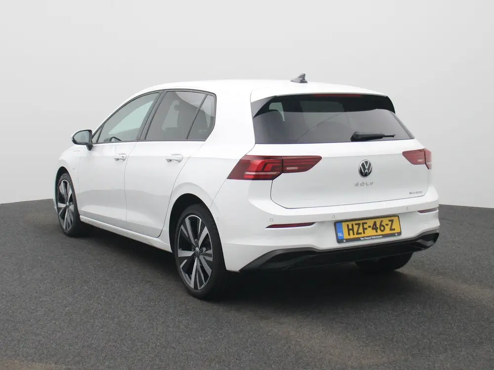 Volkswagen Golf 1.5 eHybrid Life Edition uit 2025, foto 2