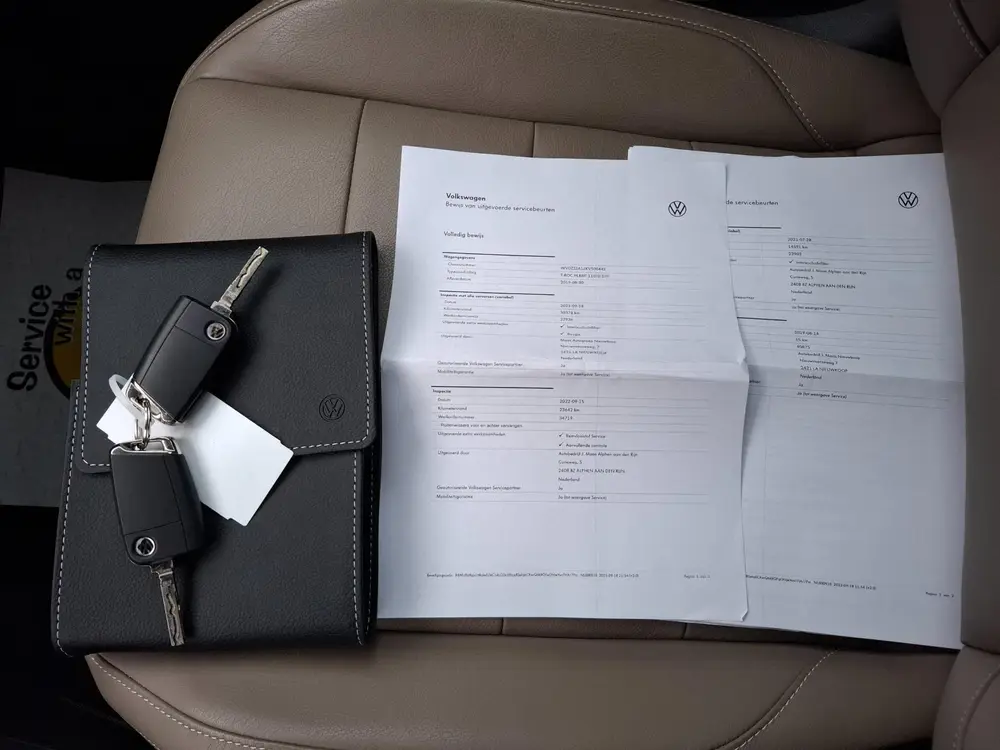 Volkswagen T-Roc 1.5 TSI Sport. volledig leder dealer onderh uit 2019, foto 19