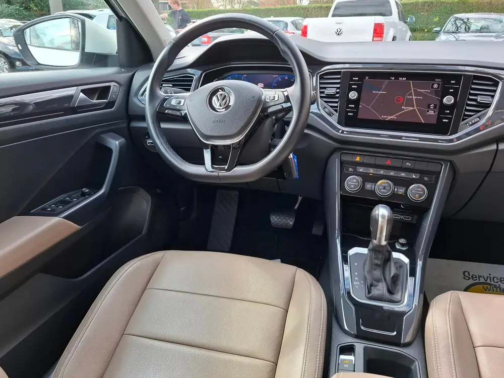 Volkswagen T-Roc 1.5 TSI Sport. volledig leder dealer onderh uit 2019, foto 2