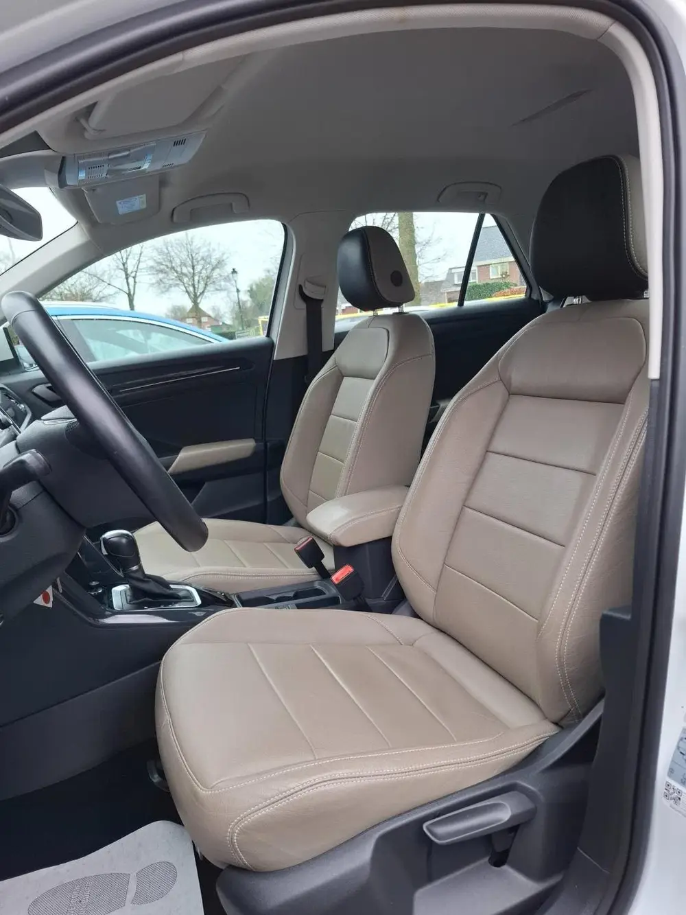 Volkswagen T-Roc 1.5 TSI Sport. volledig leder dealer onderh uit 2019, foto 4