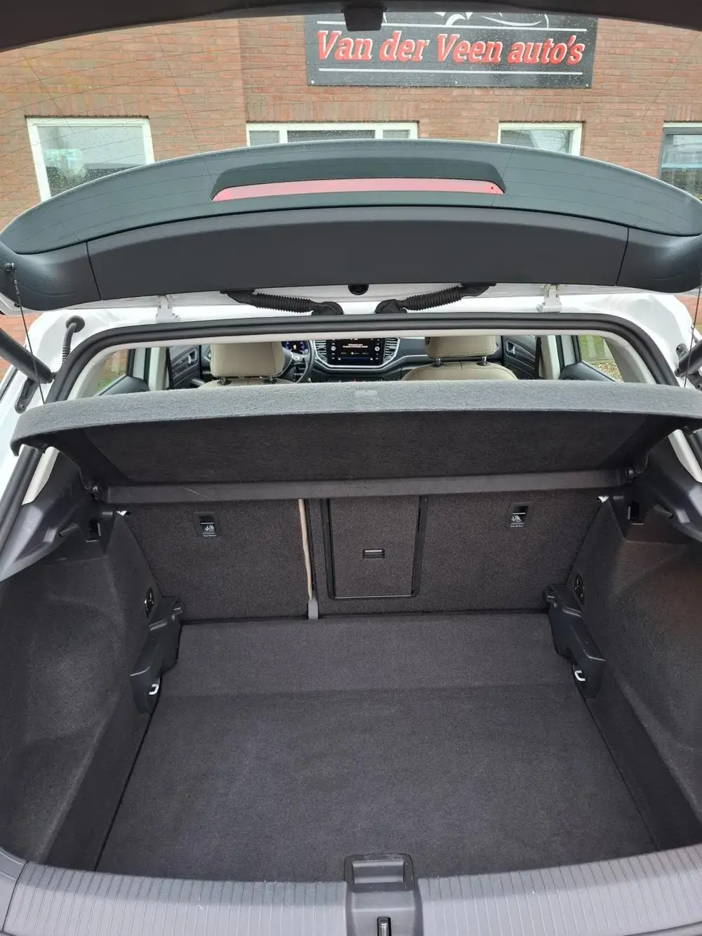 Volkswagen T-Roc 1.5 TSI Sport. volledig leder dealer onderh uit 2019, foto 7