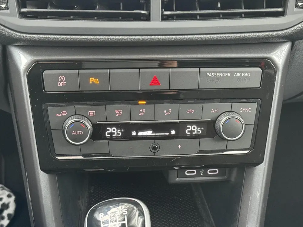 Volkswagen T-Cross 1.0 TSI R-Line virtual dash carplay uit 2020, foto 13