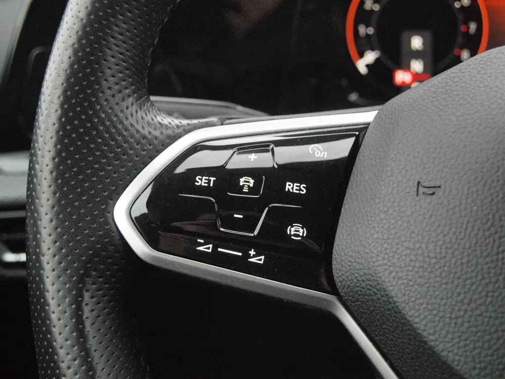 Volkswagen Golf 1.5 eTSI R-Line | Camera | Sfeerverlichting uit 2021, foto 17