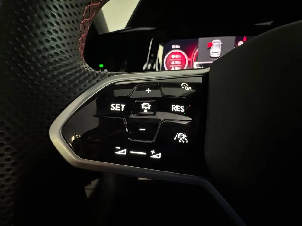 Volkswagen Golf 2.0 TSI GTI Pano|Akrapovic|Nürburgring|45 J uit 2024, foto 15