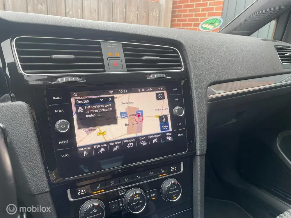 Volkswagen Golf 1.5 TSI R-Line DSG Pano Virtual 150PK Camera uit 2019, foto 15