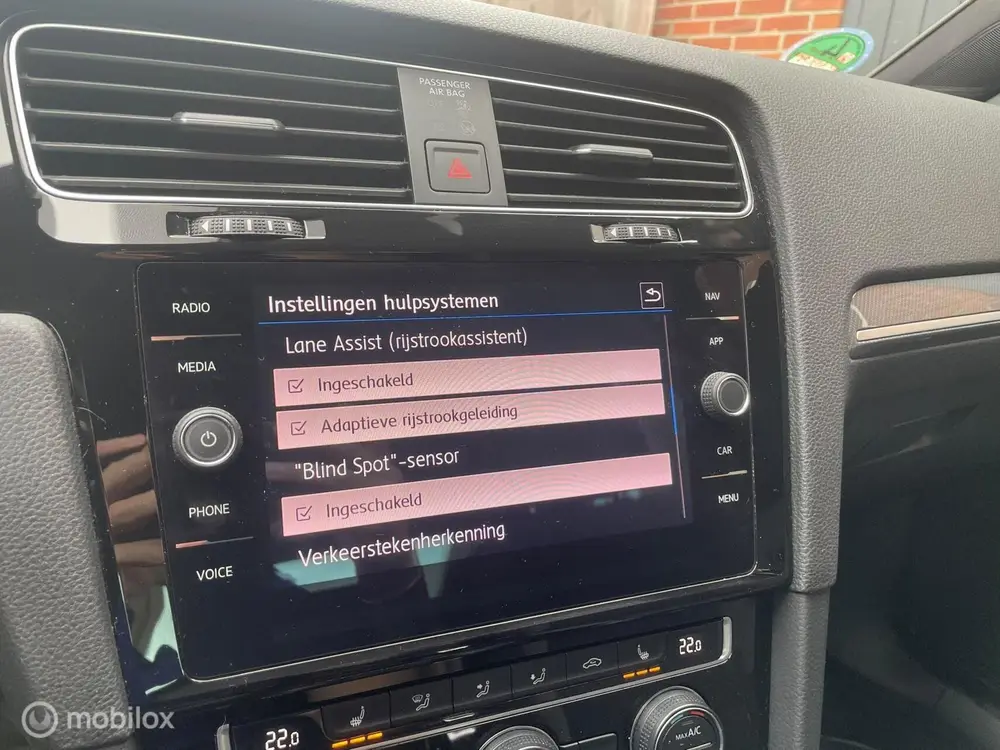 Volkswagen Golf 1.5 TSI R-Line DSG Pano Virtual 150PK Camera uit 2019, foto 16
