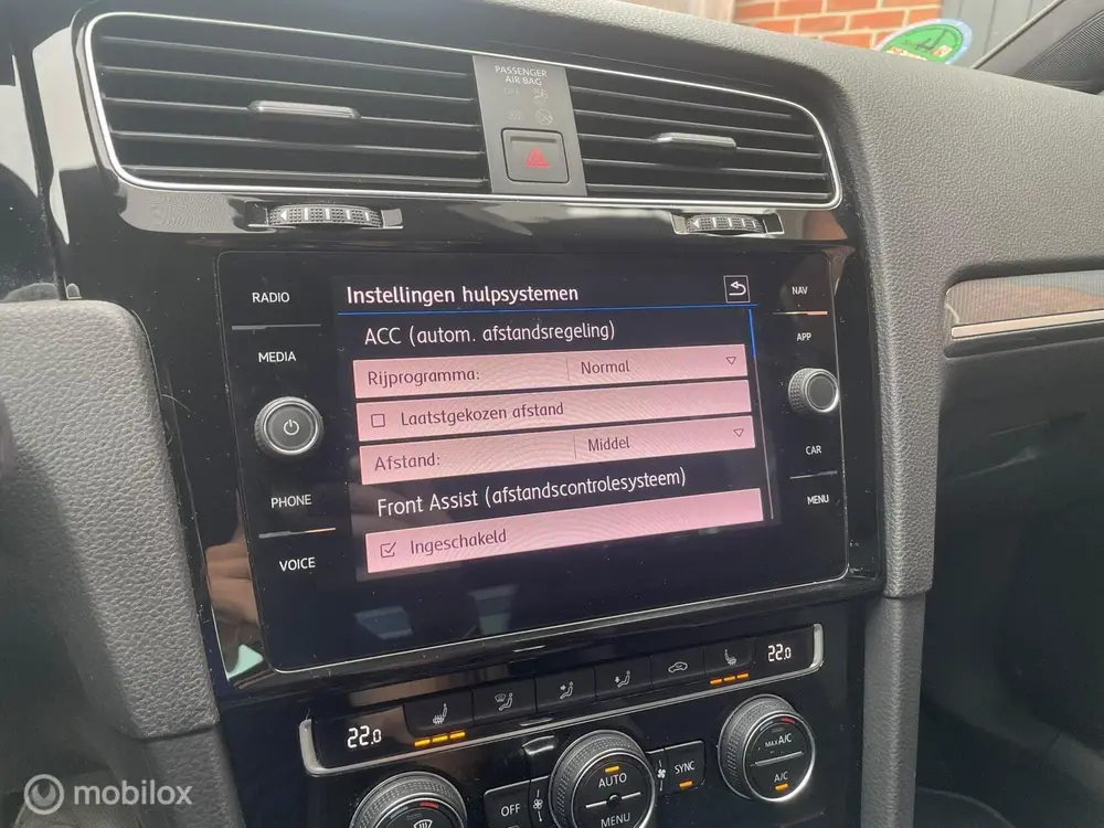 Volkswagen Golf 1.5 TSI R-Line DSG Pano Virtual 150PK Camera uit 2019, foto 17