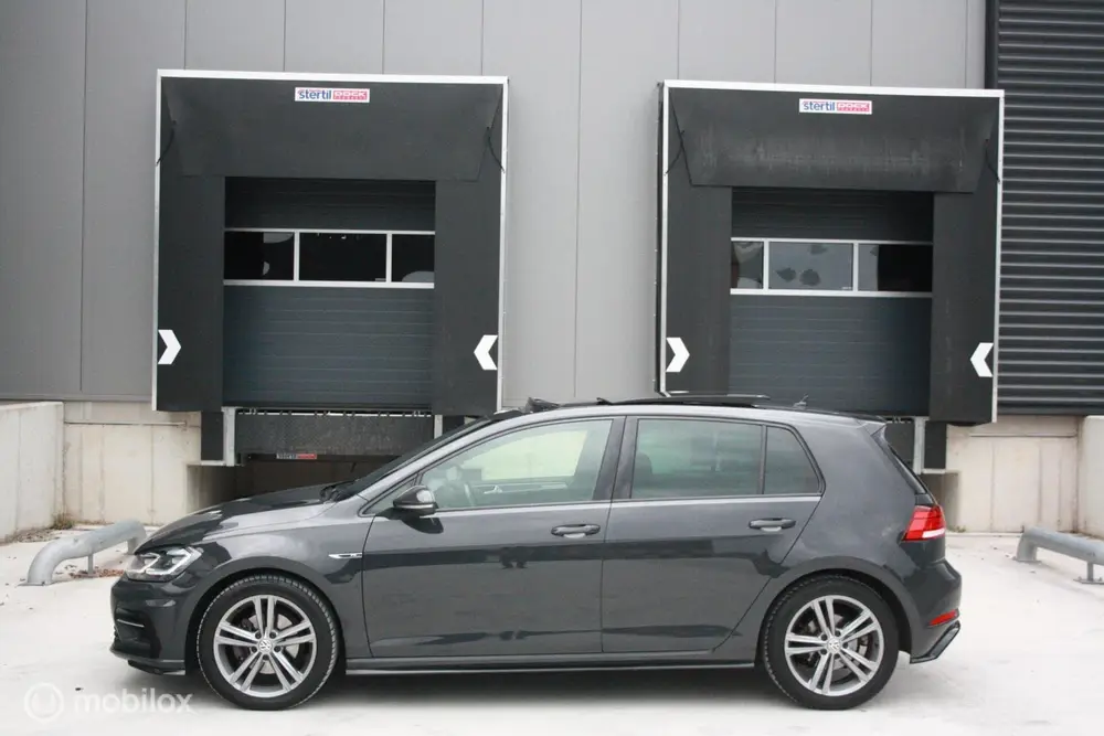 Volkswagen Golf 1.5 TSI R-Line DSG Pano Virtual 150PK Camera uit 2019, foto 6