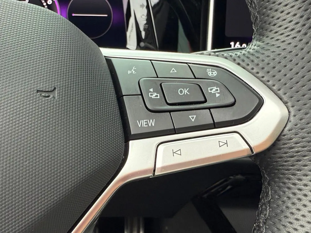 Volkswagen Golf 1.5 eTSI R-Line Edition| PANO| HUD| uit 2025, foto 16