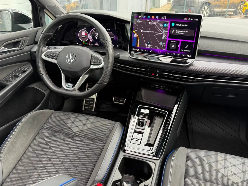 Volkswagen Golf 1.5 eTSI R-Line Edition| PANO| HUD| uit 2025, foto 4