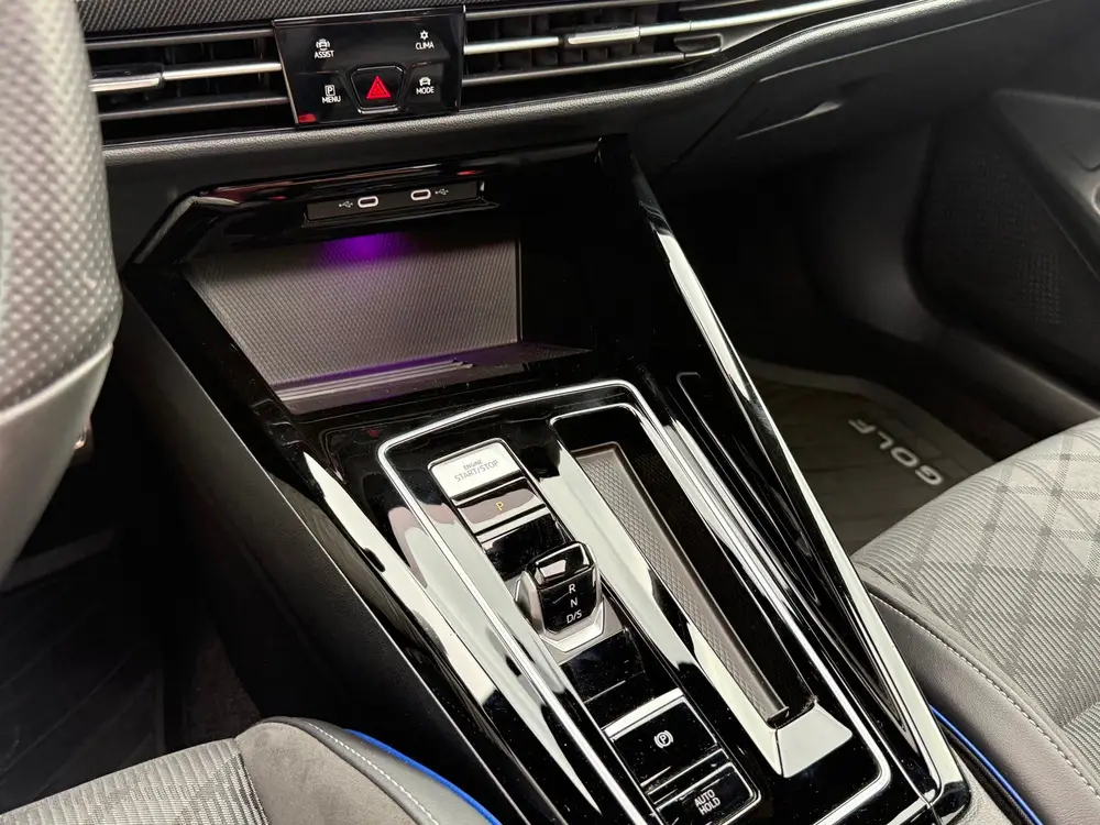 Volkswagen Golf 1.5 eTSI R-Line Edition| PANO| HUD| uit 2025, foto 5
