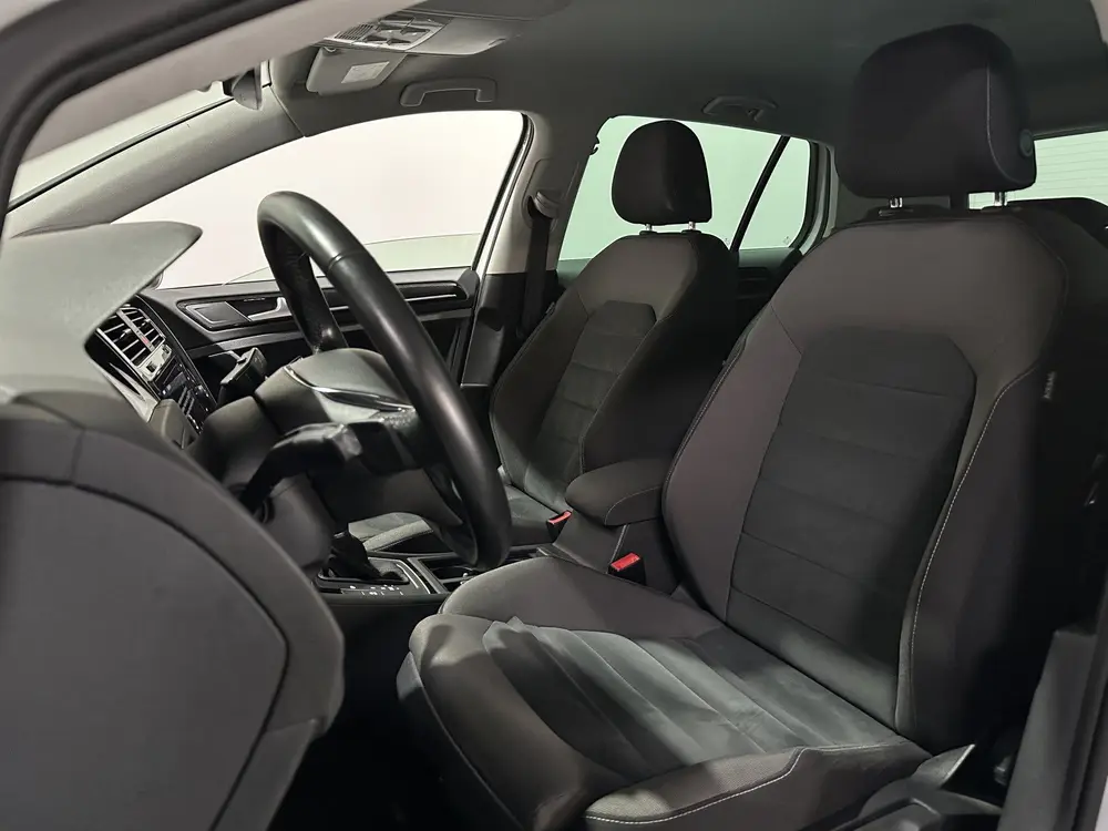 Volkswagen Golf 1.5 TSI Highline - Navi / Camera / Dodehoek uit 2019, foto 10