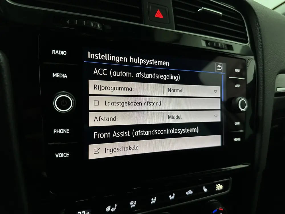 Volkswagen Golf 1.5 TSI Highline - Navi / Camera / Dodehoek uit 2019, foto 19