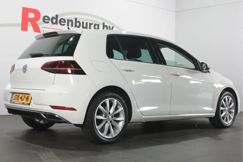 Volkswagen Golf 1.5 TSI Highline - Navi / Camera / Dodehoek uit 2019, foto 2