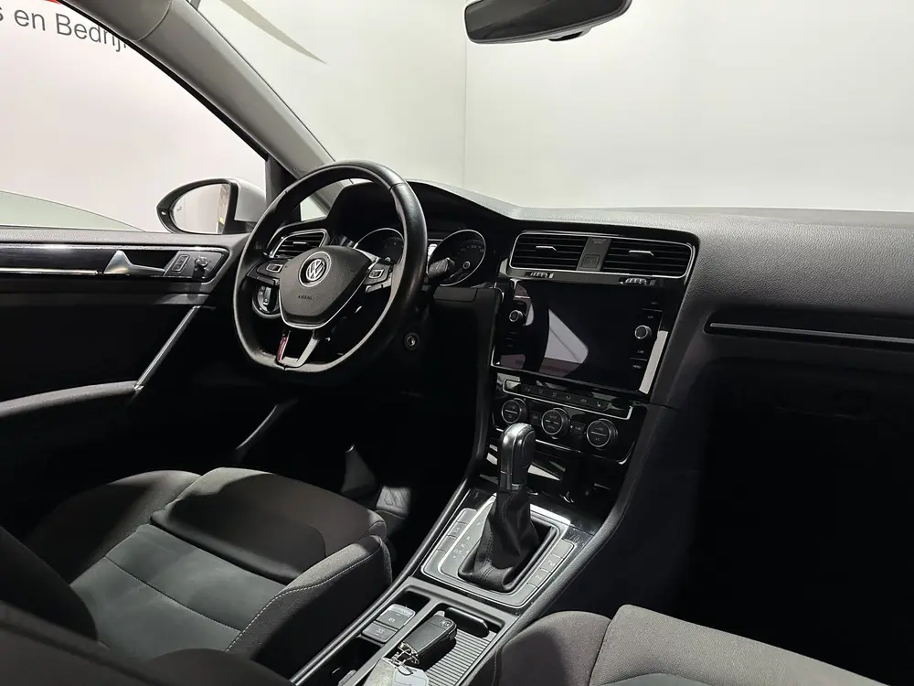 Volkswagen Golf 1.5 TSI Highline - Navi / Camera / Dodehoek uit 2019, foto 3
