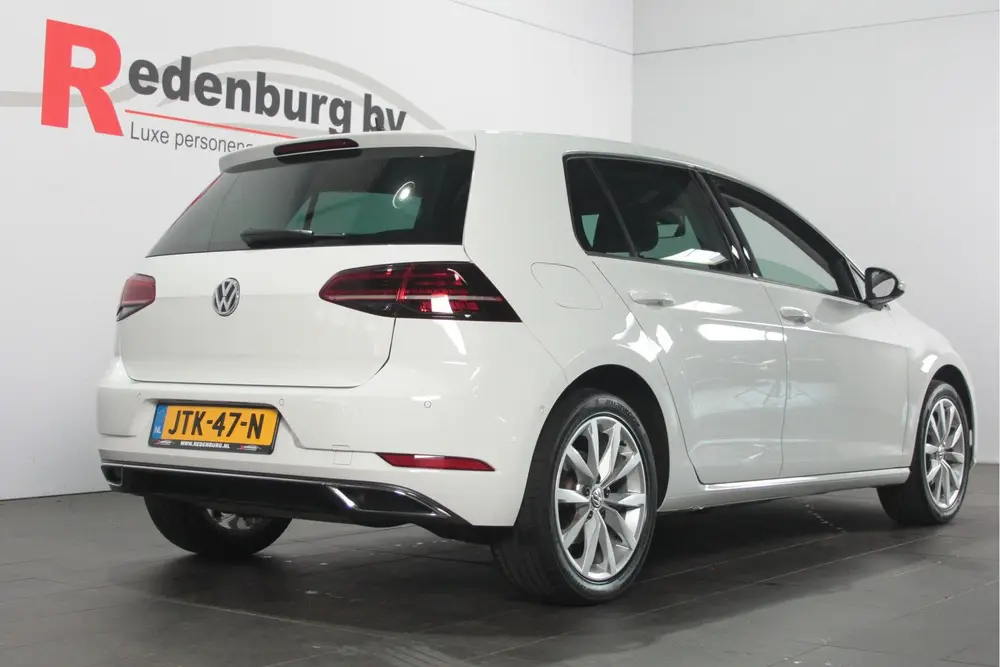 Volkswagen Golf 1.5 TSI Highline - Navi / Camera / Dodehoek uit 2019, foto 9