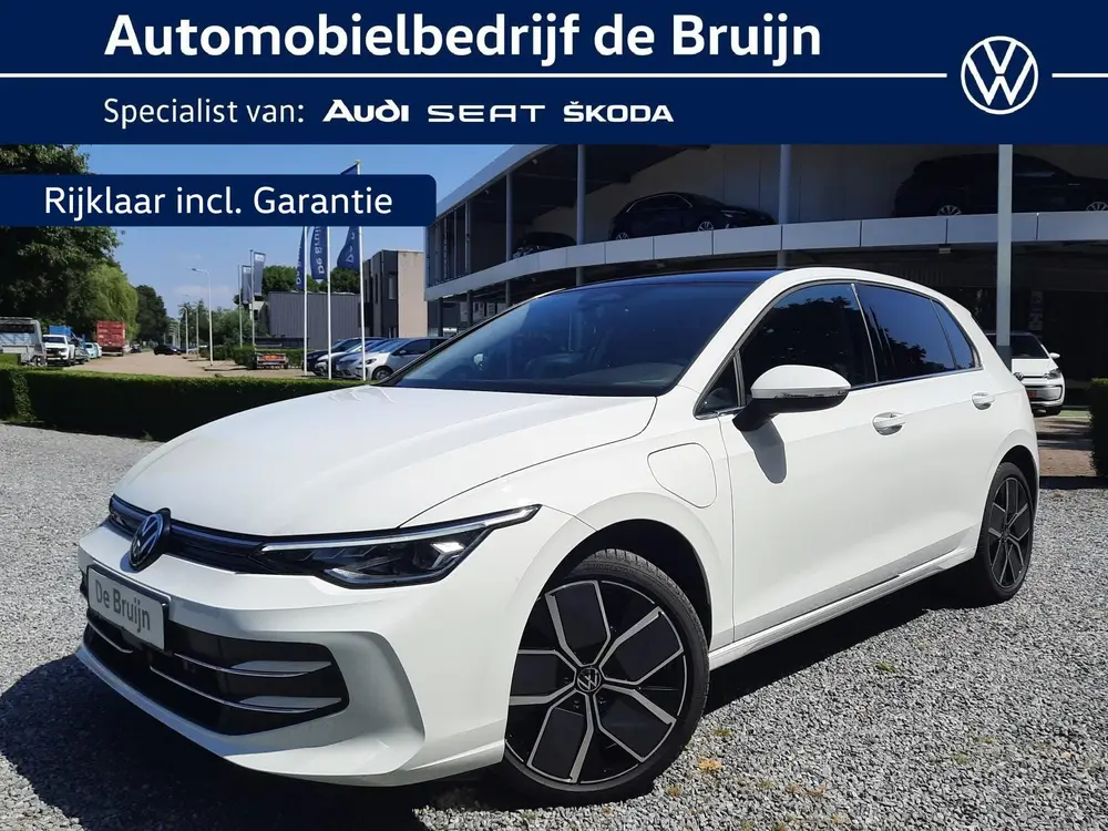 Volkswagen Golf 1.5 eHybrid Style Edition (Camera,Ergo,Grote uit 2025