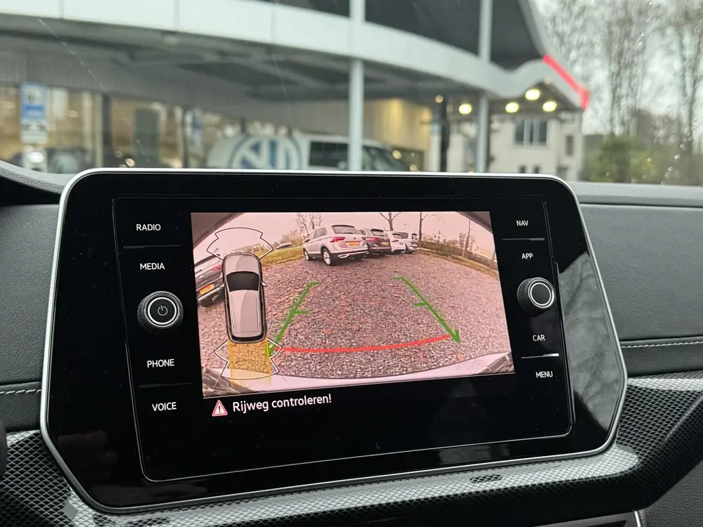Volkswagen T-Cross 1.5 TSI 150pk DSG R-Line (Camera,Virtual uit 2025, foto 6