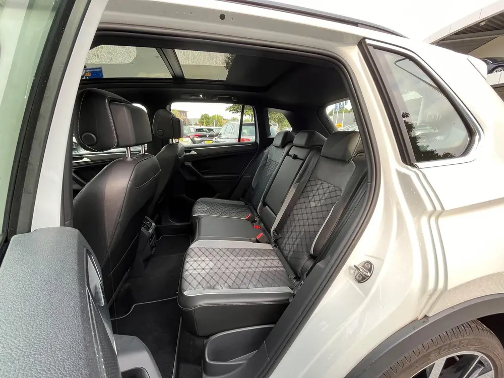 Volkswagen Tiguan TSI 245pk DSG Hybrid R-Line (Pano,Trekhaak uit 2022, foto 13