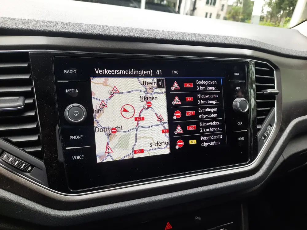 Volkswagen T-Roc 1.5 TSI 150pk Style (Pano,Haak,Camera,Navi) uit 2020, foto 19