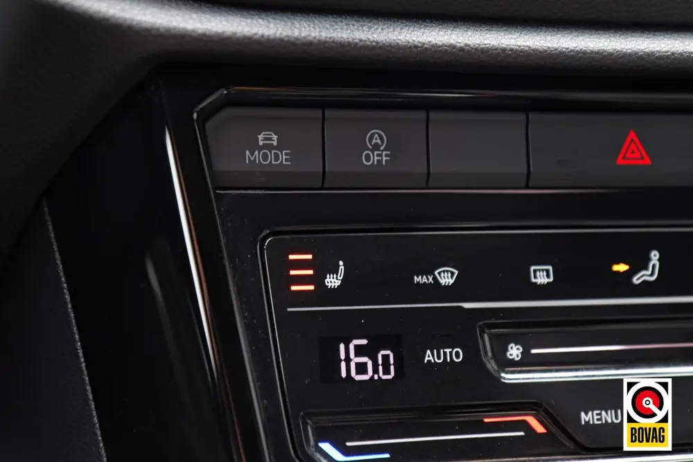 Volkswagen T-Roc 1.5 TSI 3x R-Line|IQ-LIGHT|PANO|CAMERA|MEMO uit 2023, foto 16