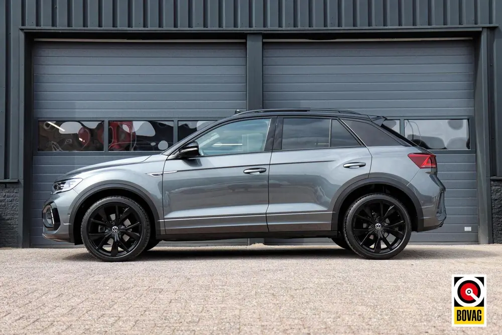 Volkswagen T-Roc 1.5 TSI 3x R-Line|IQ-LIGHT|PANO|CAMERA|MEMO uit 2023, foto 2