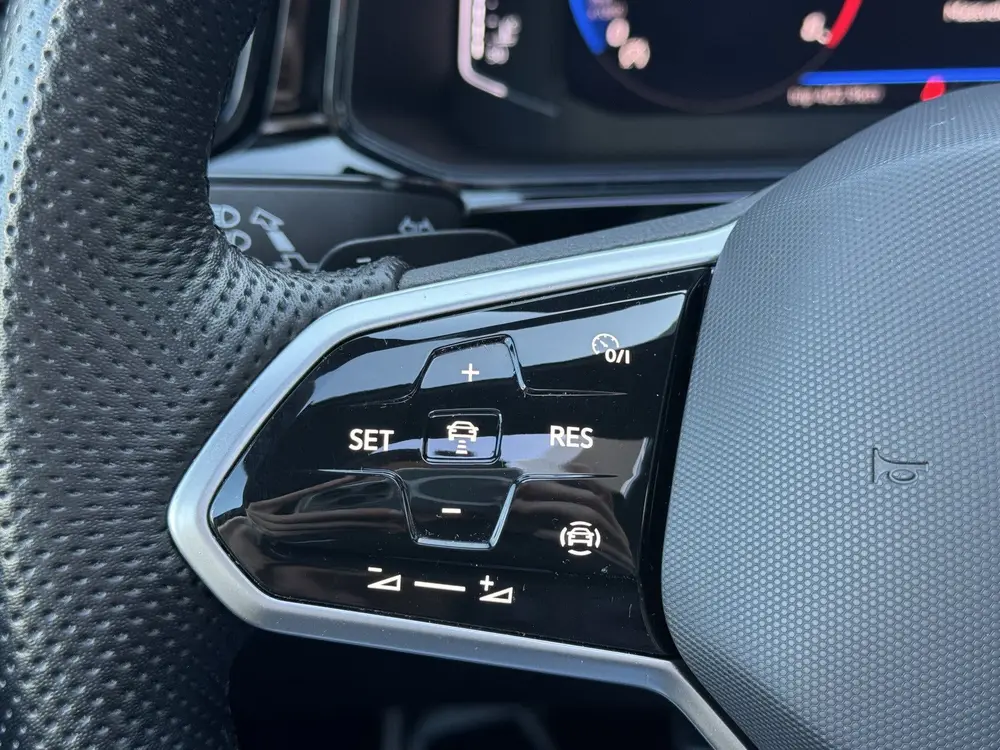 Volkswagen T-Roc 1.5 TSI R-Line | Keyless | Camera | Black S uit 2023, foto 18