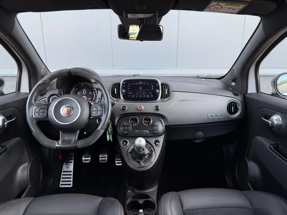 Abarth 595 1.4 T-Jet Esseesse 70th Anniversary BEATS | AKRA uit 2020, foto 17