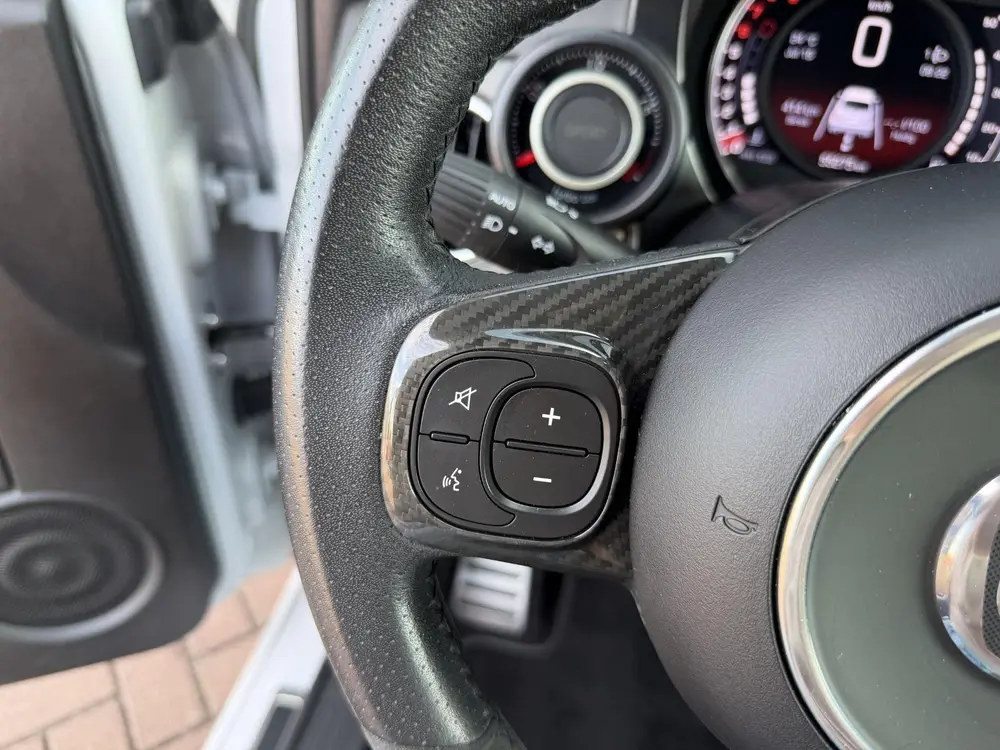 Abarth 595 1.4 T-Jet Esseesse 70th Anniversary BEATS | AKRA uit 2020, foto 19