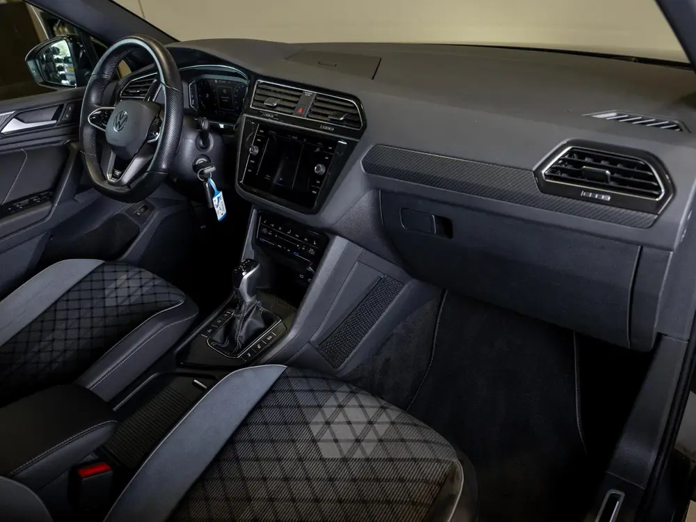 Volkswagen Tiguan 1.5 TSI 2x R-Line Blackstyle / 150pk / Pan uit 2023, foto 8